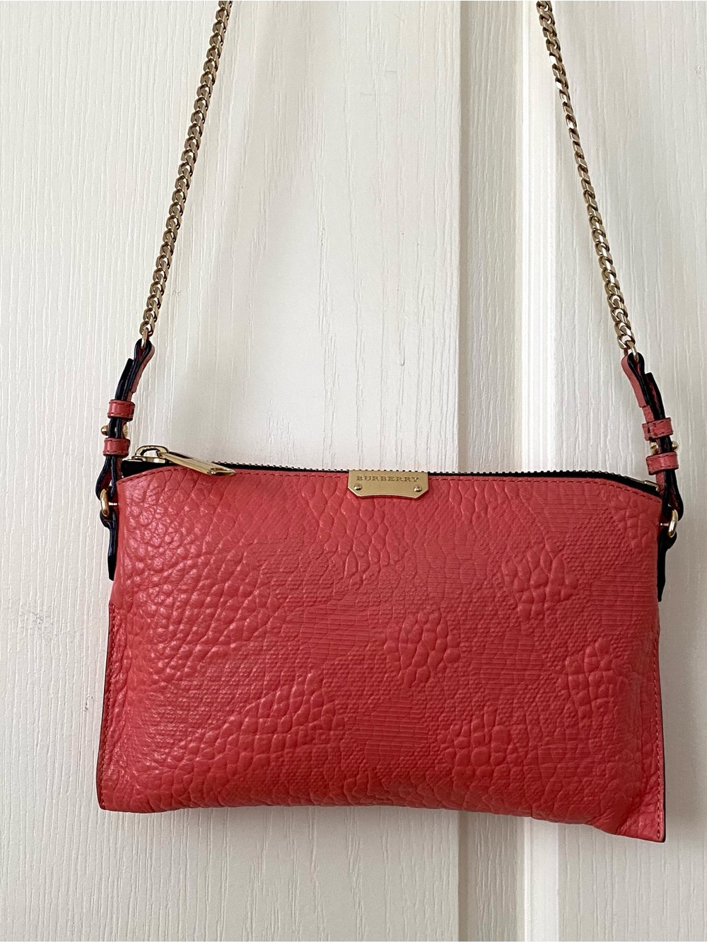 $454 Burberry Chichester Coral Red Embossed Leather Chain Strap Crossbody Bag